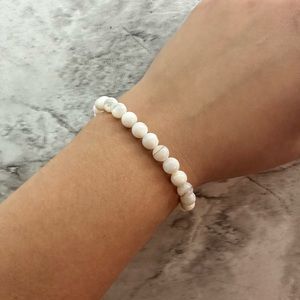 Natural shell 6mm bracelet